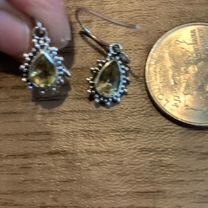 Gorgeous brand-new sterling silver earrings with genuine citrine